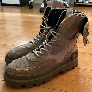 #Coachella #Festival #Combatboots